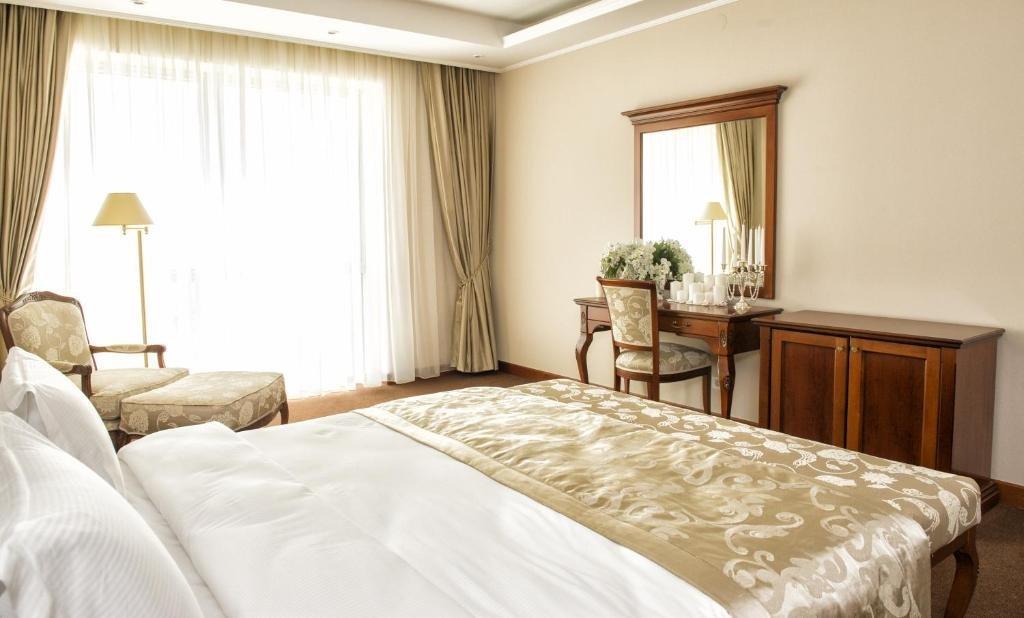 Caspian Riviera Grand Palace Hotel Aktau (Mangystau) Exterior foto A bedroom at the hotel