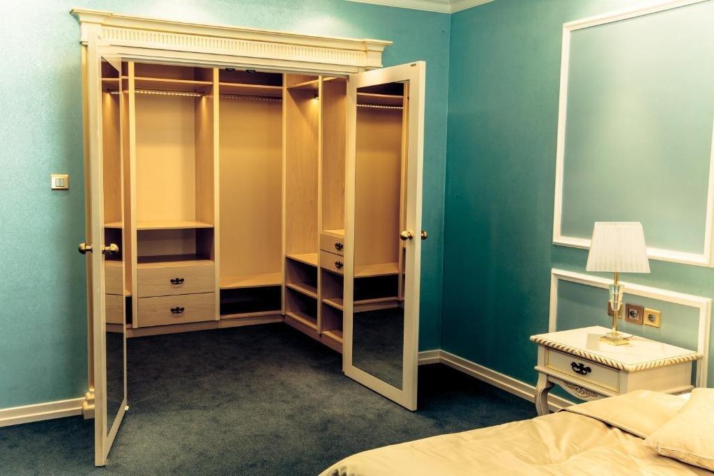 Caspian Riviera Grand Palace Hotel Aktau (Mangystau) Exterior foto A mirrored armoire