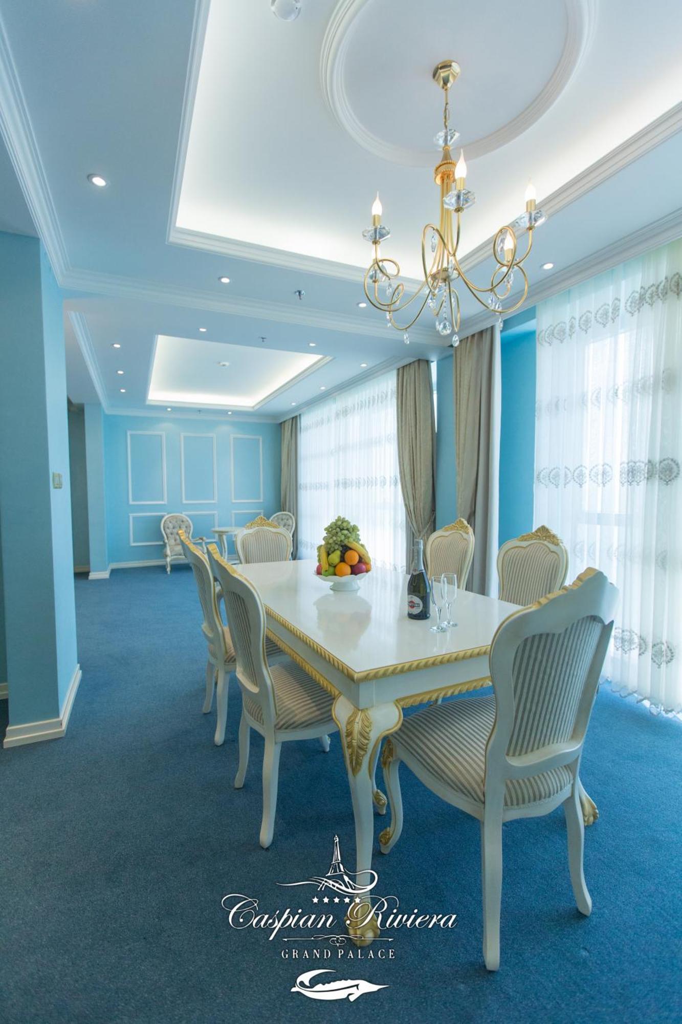 Caspian Riviera Grand Palace Hotel Aktau (Mangystau) Exterior foto A suite at the hotel