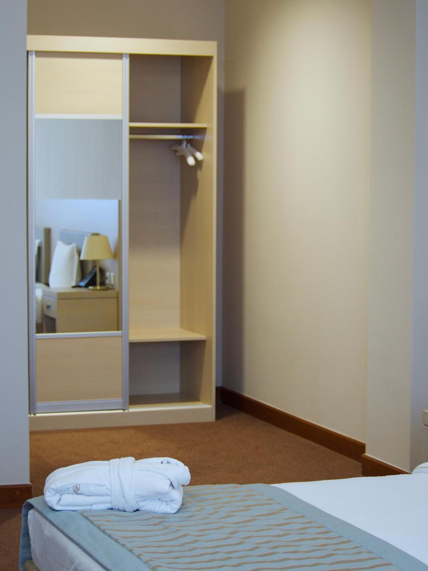 Caspian Riviera Grand Palace Hotel Aktau (Mangystau) Exterior foto Sliding doors