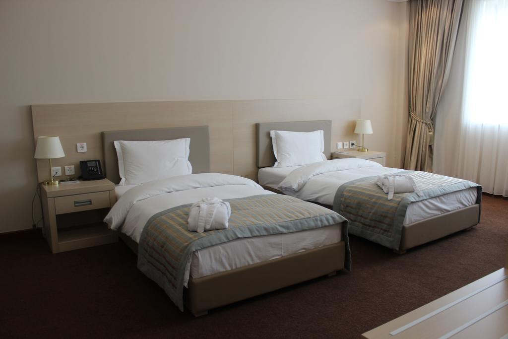 Caspian Riviera Grand Palace Hotel Aktau (Mangystau) Exterior foto A room at the hotel