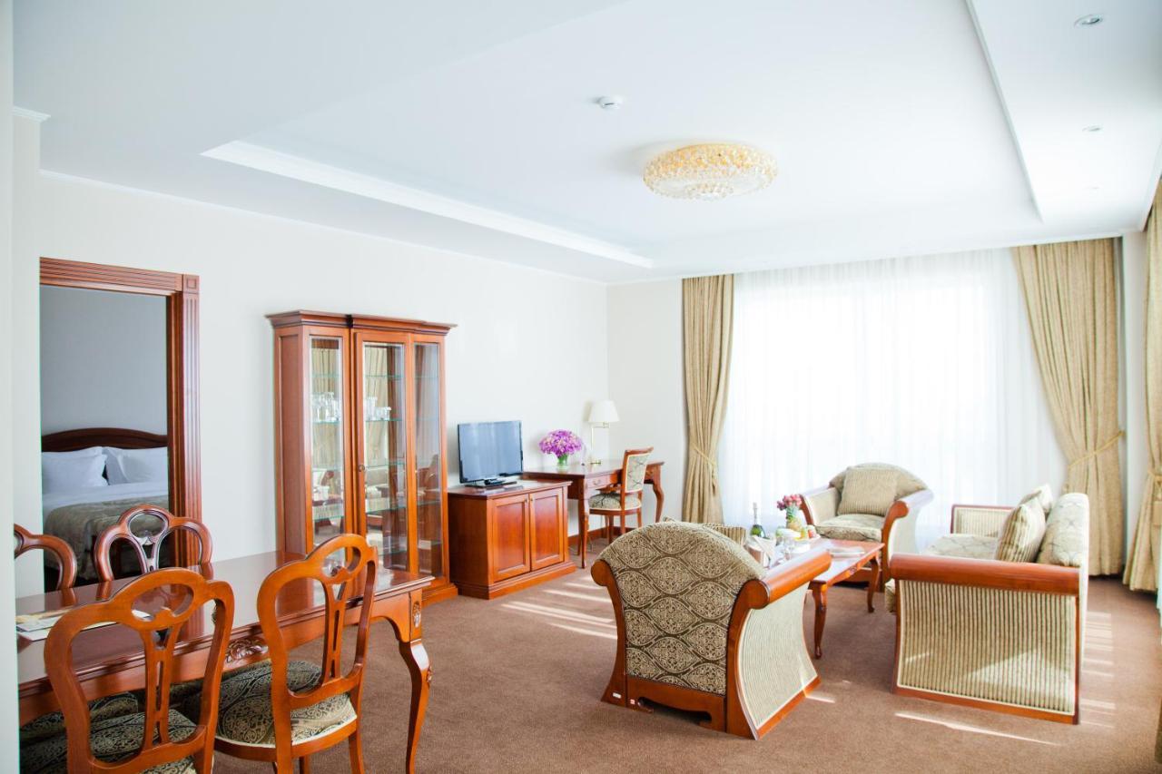 Caspian Riviera Grand Palace Hotel Aktau (Mangystau) Exterior foto Suite