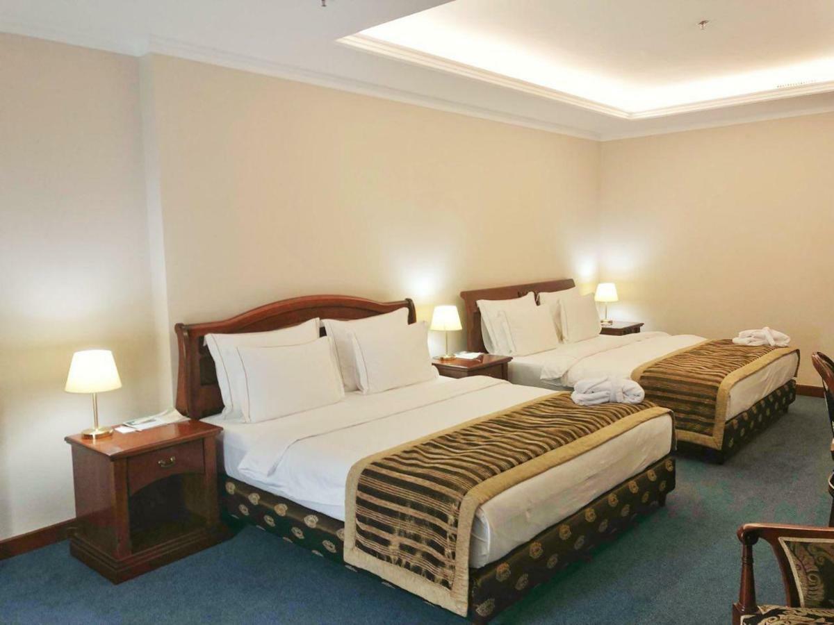 Caspian Riviera Grand Palace Hotel Aktau (Mangystau) Exterior foto A room at the hotel